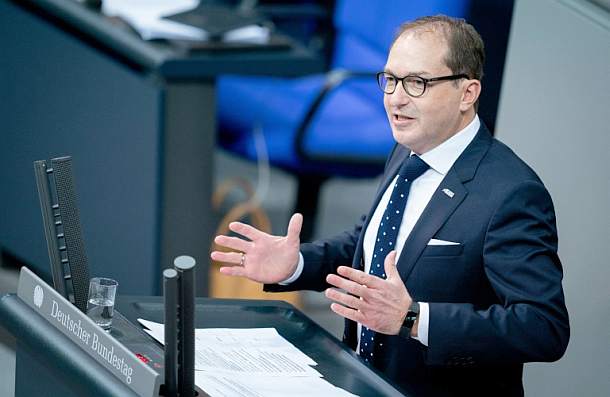 Dobrindt schließt sich Forderung nach Kabinettsumbildung im Bund an