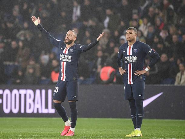 Neymar fliegt bei PSG-Sieg vom Platz – 200. Tor für Cavani