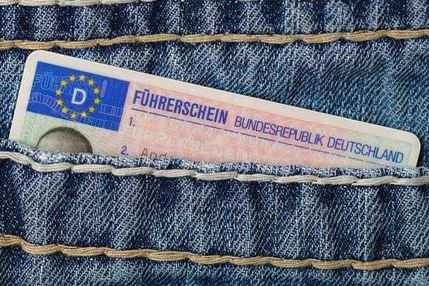 Nach Formfehler bei StVO- Raser bekommen Führerscheine zurück