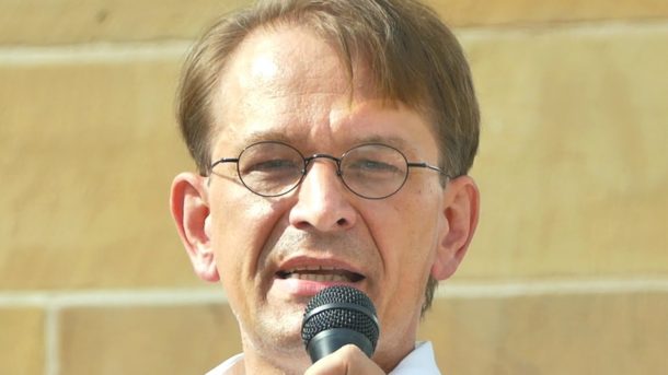 Dr. Bodo Schiffmann wird emotional