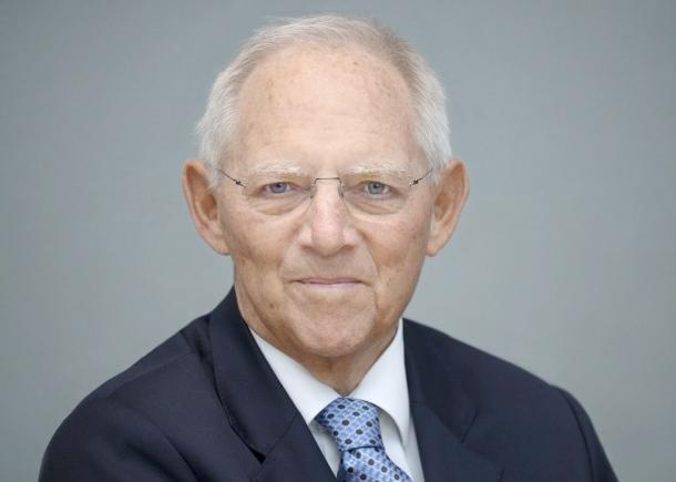 Schäuble mahnt Entscheidungen von Bund-Länder-Gipfel an