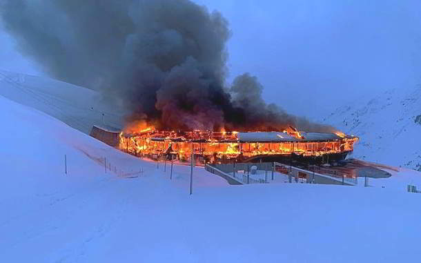 Großbrand im Motorradmuseum am Timmersjoch in Österreich