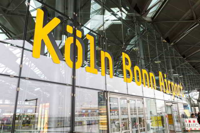 Falsche Impfnachweise bei Einreise am Flughafen Köln Bonn vorgelegt