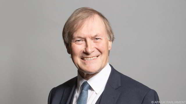 Britischer Tory-Abgeordneter stirbt nach Messerangriff