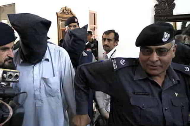 Pakistan – Viele Tote bei Explosion in Moschee