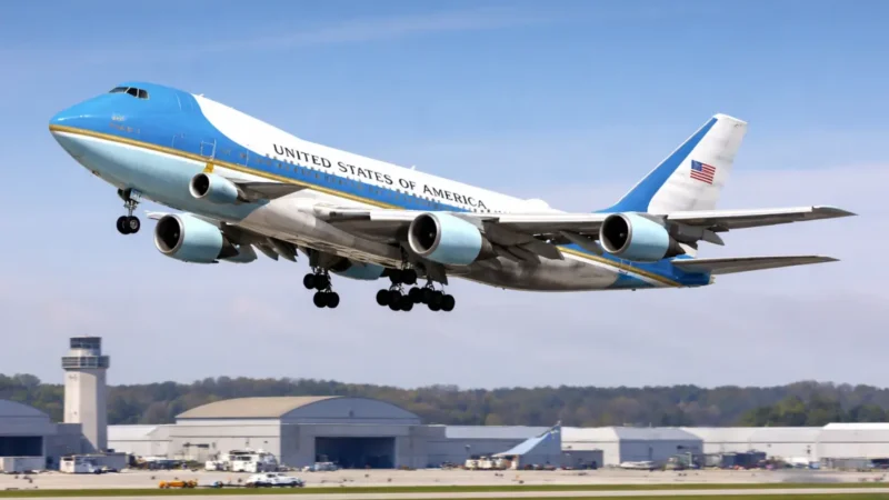 Air Force One kehrt nach Start um