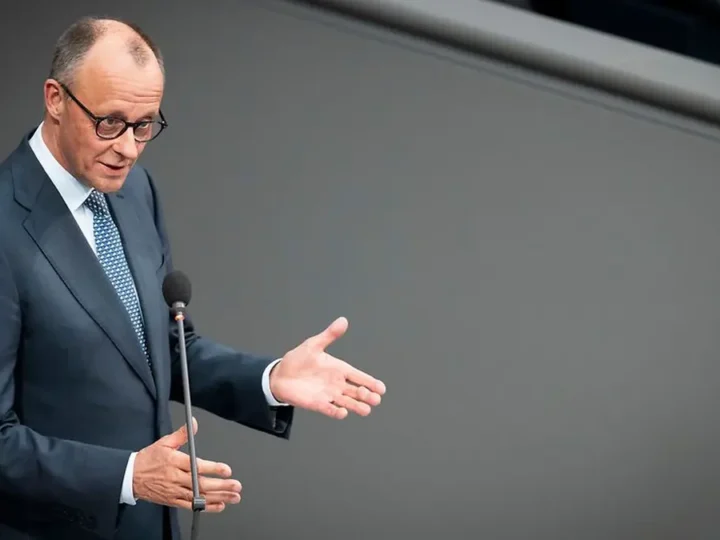 Dobrindt bremst Gehaltsplus für Merz