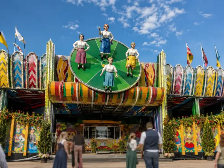 Oktoberfest: Stadt kritisiert Figuren am Teufelsrad