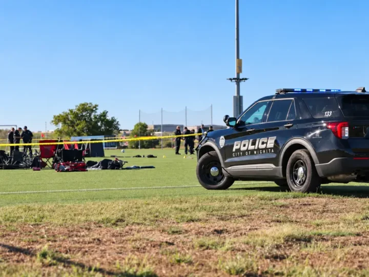 Wichita: Zwei Tote nach Fahrt über Fußballfeld